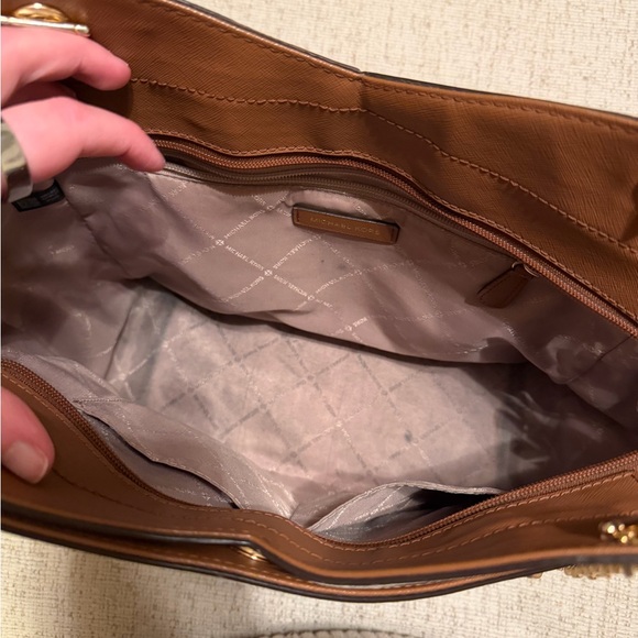 Michael Kors Cream and Gold Shoulder Bag - Picture 7 of 15